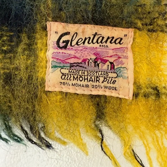 Plaid Wool Scarf - Picture 5 of 6